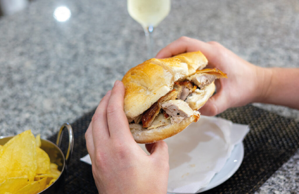 onde comer a melhor sandes de leitão no Porto